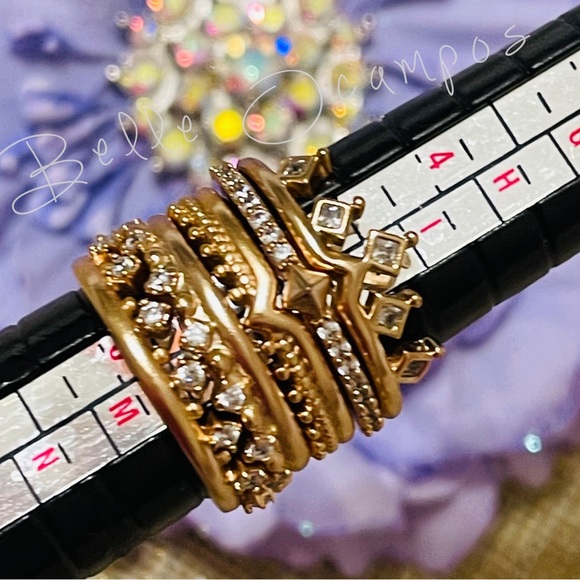 Kendra Scott Violetta 5-ring set - Picture 2 of 5